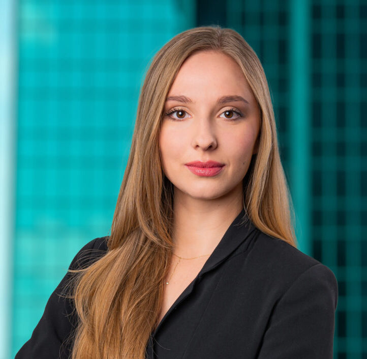 Karolina Janczura-Królasik - Associate in the Real Estate Team.   - Kancelaria JDP